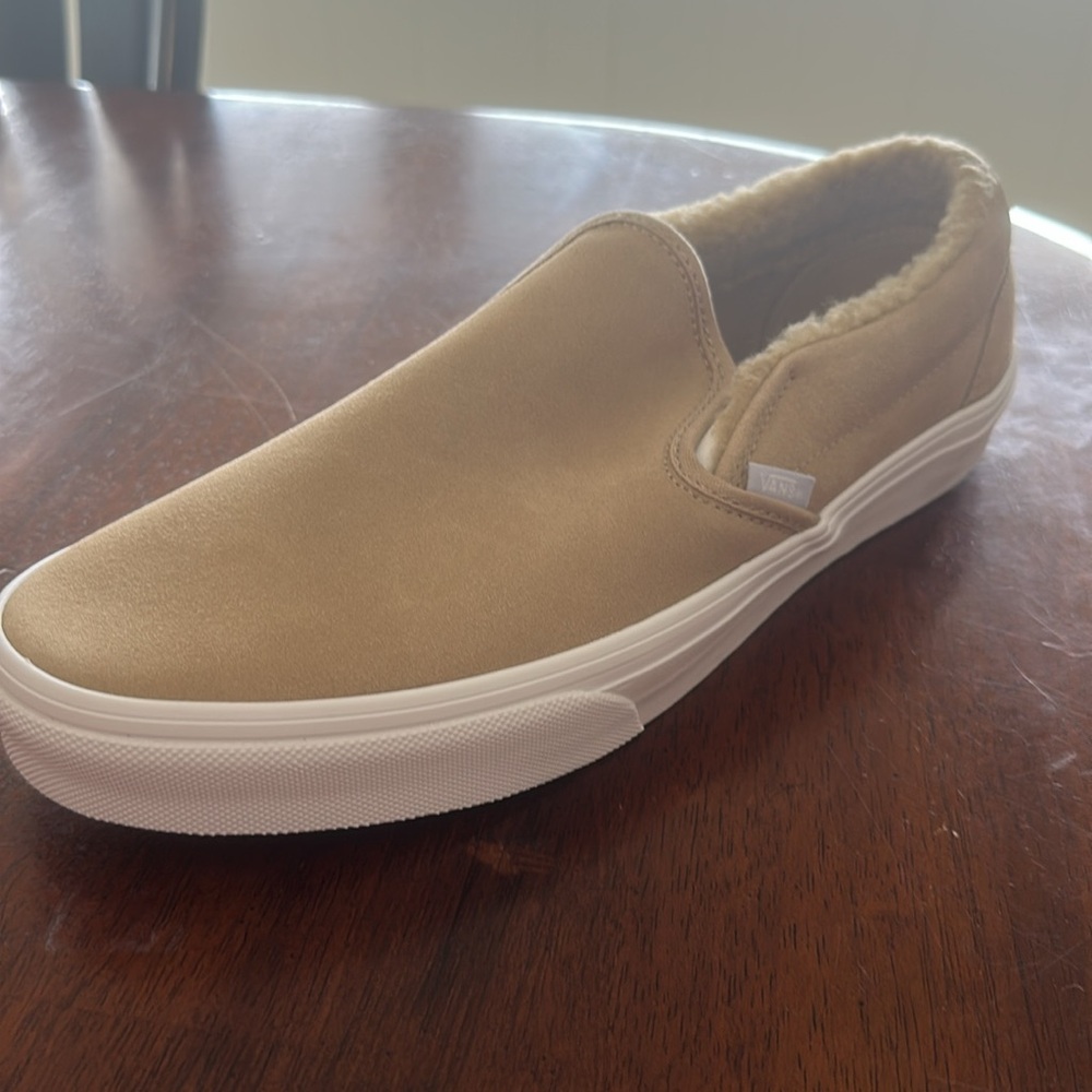 BRAND NEW NEVER WORN Classic Slip-On Vans-Men’s Size 11.5, Women 13- Cozy Brown
